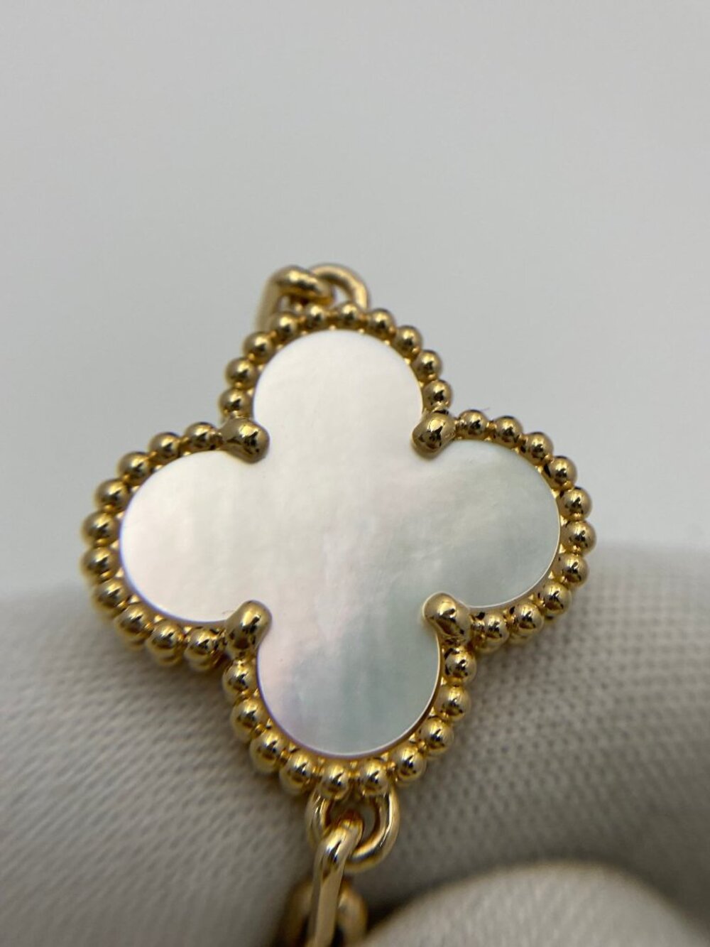 Authentic Van Cleef & Arpels  Mother of Pearl 5 Motifs Vintage Alhambra Bracelet - Picture 5 of 8